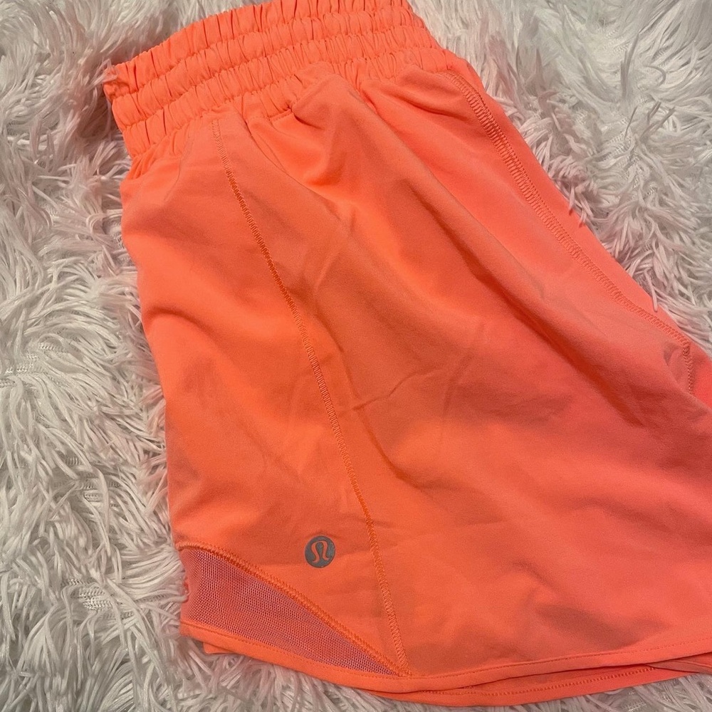 Lululemon Hotty Hot Short 4” | Size 6 Perfect condition